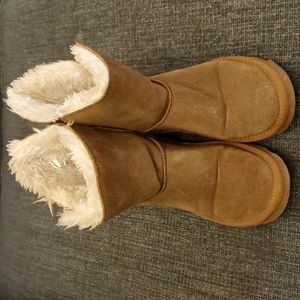 Woman Time and Tru Boots